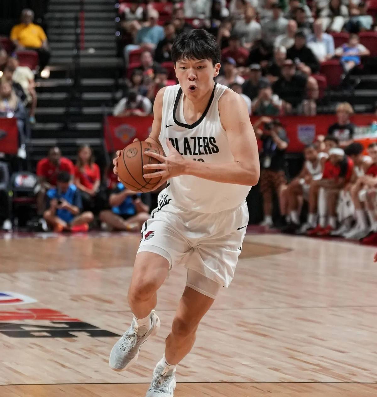 爱游戏官网赛地聚焦——NBA总决赛加时末段热度飙升，波特兰开拓者再遭质疑，信心回归，医务组通报恢复的简单介绍