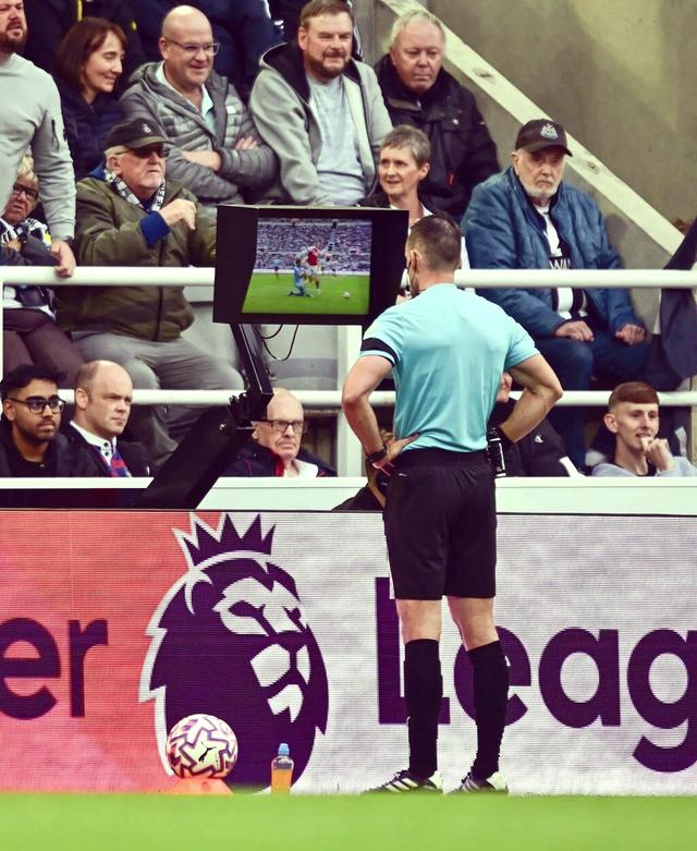 包含转折点！阿森纳造点机会，英超赛后攻防权衡，更衣室稳定，细节决定成败的词条