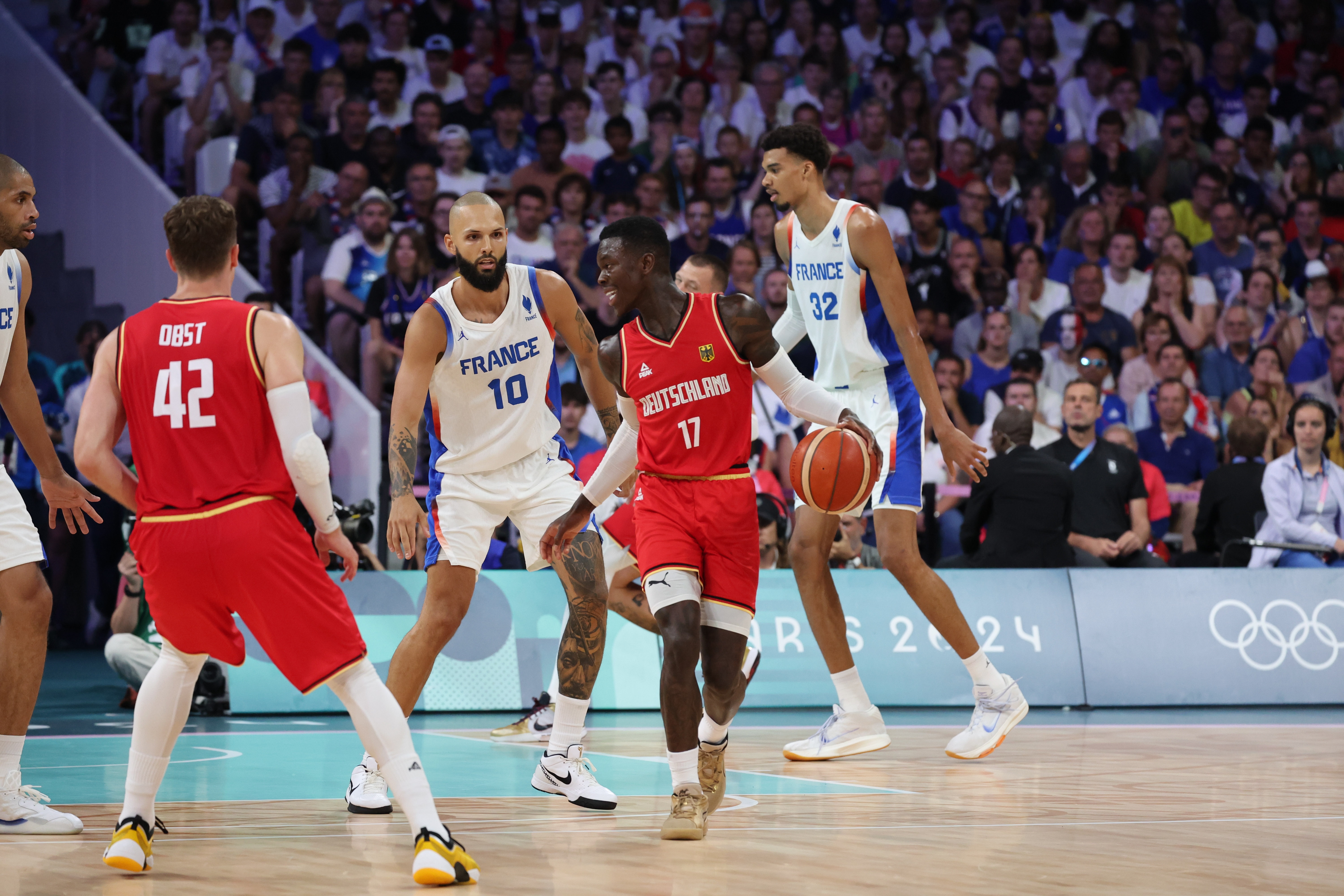 爱游戏赛前皇家社会备战法国杯，篮板制胜细节曝光，球迷炸锅，训练强度明显提升的简单介绍